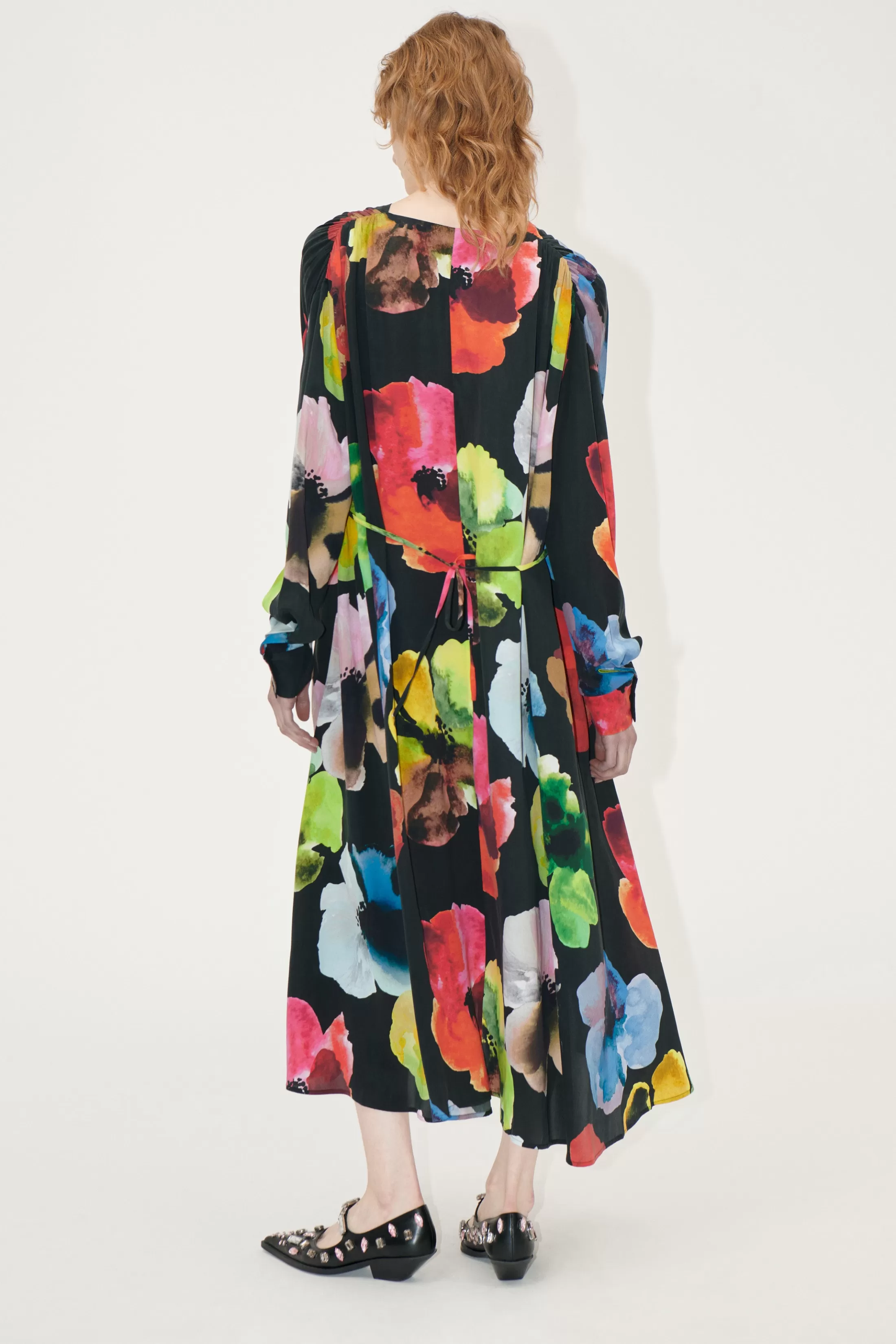 Flash Sale Voluminous V Neck Midi Dress - Watercolor Bloom Kjoler